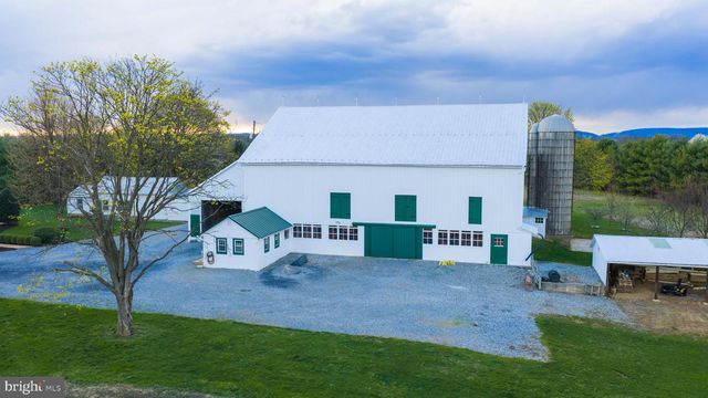 1122 W TRINDLE RD, Mechanicsburg, PA 17055