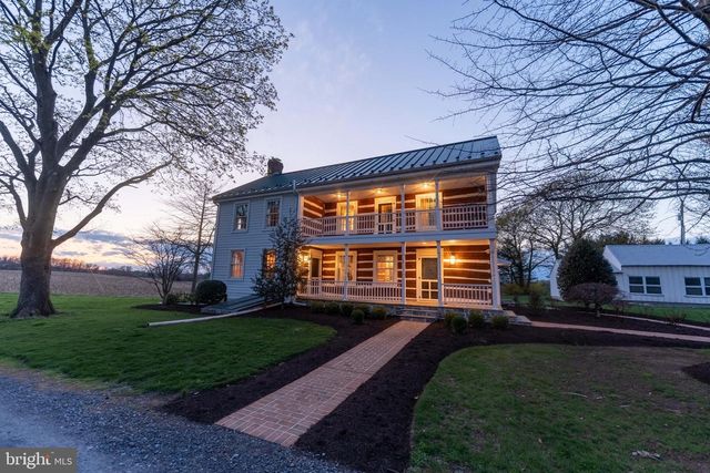 1122 W TRINDLE RD, Mechanicsburg, PA 17055