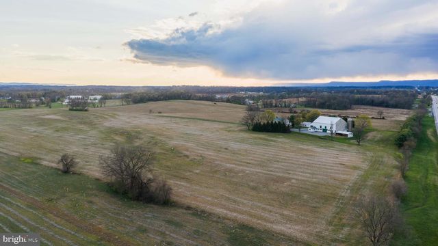 1122 W TRINDLE RD, Mechanicsburg, PA 17055