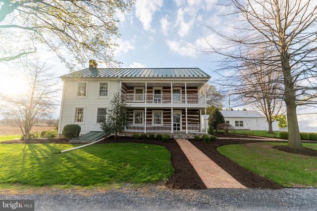 1122 W TRINDLE RD, Mechanicsburg, PA 17055
