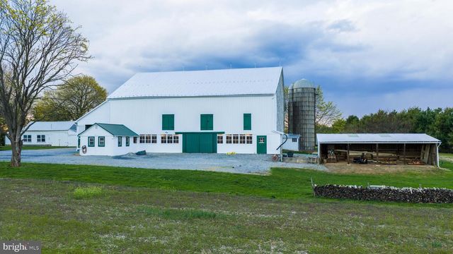 1122 W TRINDLE RD, Mechanicsburg, PA 17055
