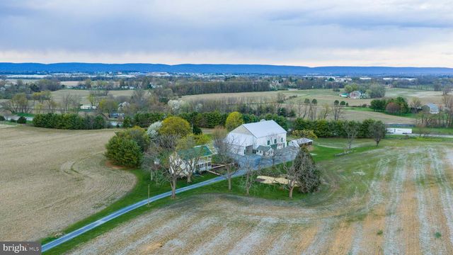 1122 W TRINDLE RD, Mechanicsburg, PA 17055
