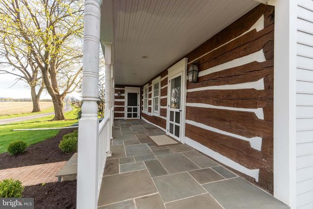 1122 W TRINDLE RD, Mechanicsburg, PA 17055