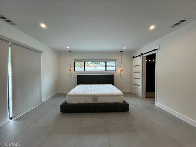 5735 Saloma, Van Nuys, CA 91411
