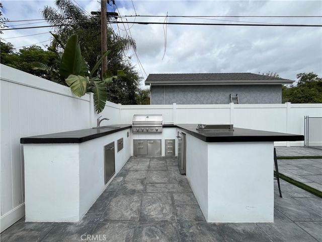 5735 Saloma, Van Nuys, CA 91411