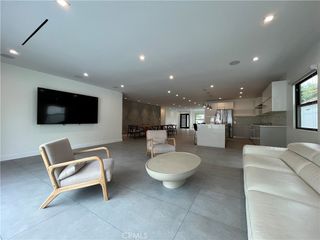 5735 Saloma, Van Nuys, CA 91411