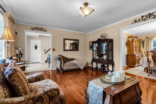 35 Brook Street, Farmingdale, NJ 07727