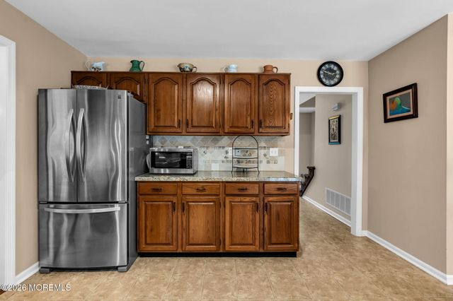 35 Brook Street, Farmingdale, NJ 07727