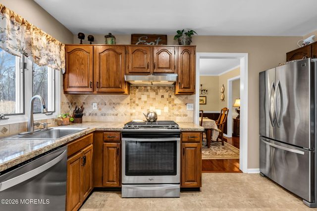 35 Brook Street, Farmingdale, NJ 07727