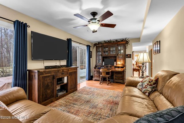 35 Brook Street, Farmingdale, NJ 07727