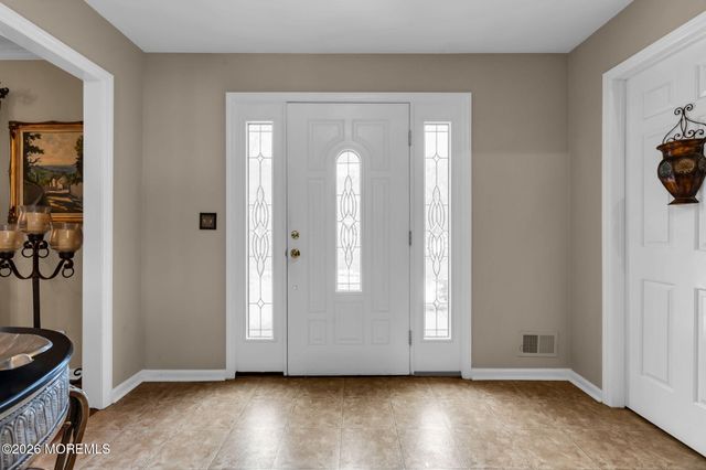 35 Brook Street, Farmingdale, NJ 07727