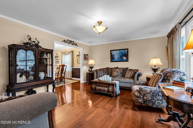 35 Brook Street, Farmingdale, NJ 07727