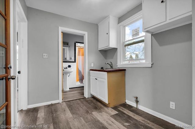 5281 Alter Road, Detroit, MI 48224