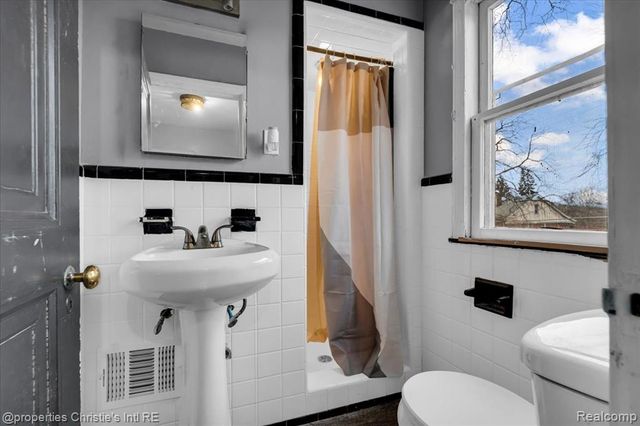 5281 Alter Road, Detroit, MI 48224