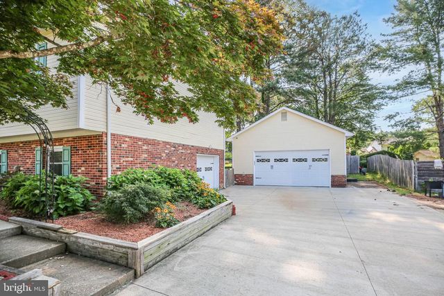 12012 GRANTWOOD DR, Fredericksburg, VA 22407