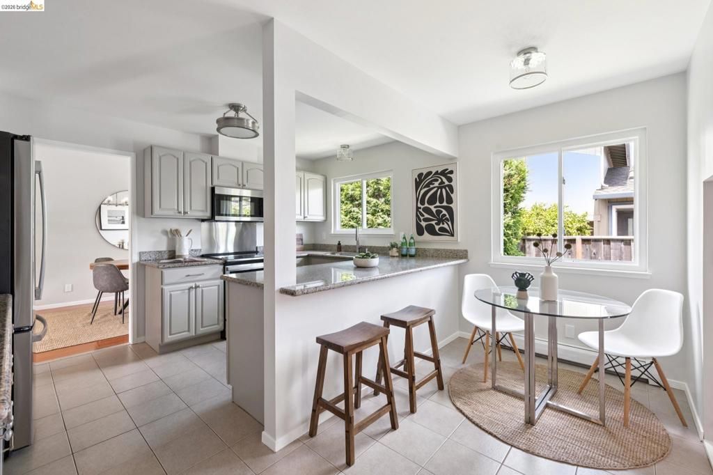 Image 13 of property listing at 6819 Blake St, El Cerrito, CA 94530