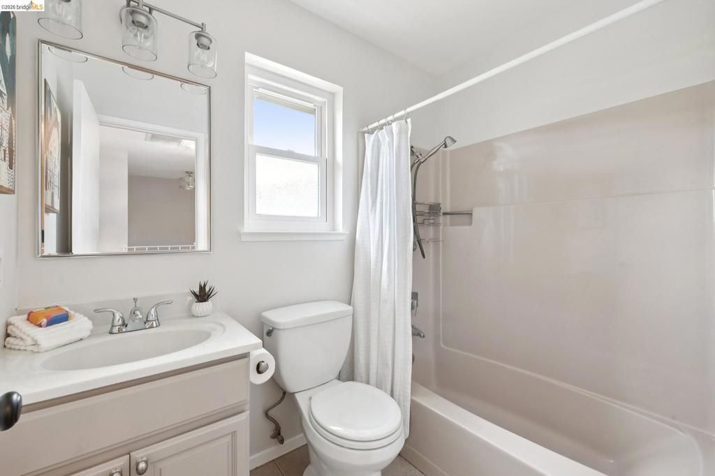 Image 26 of property listing at 6819 Blake St, El Cerrito, CA 94530