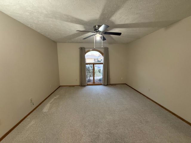 1418 E Woodgate Street, Springfield, MO 65804