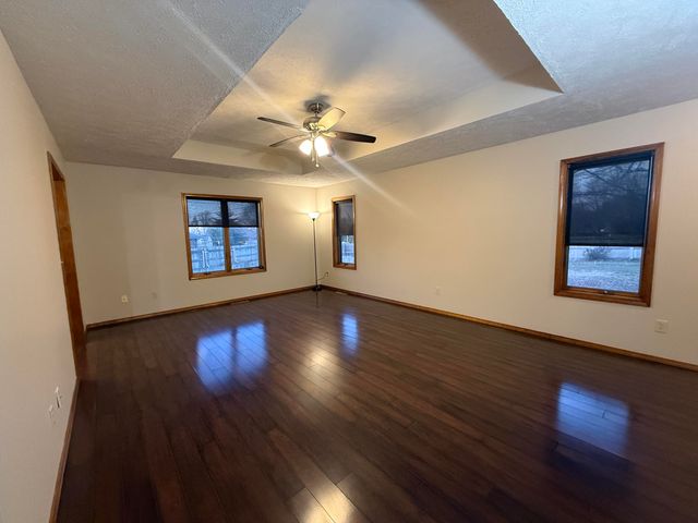 1418 E Woodgate Street, Springfield, MO 65804