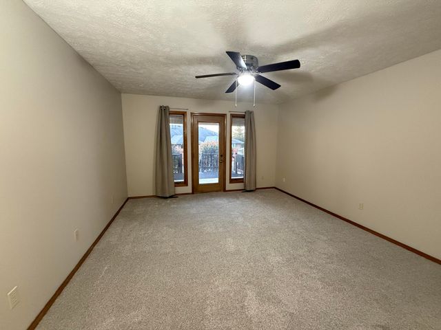 1418 E Woodgate Street, Springfield, MO 65804