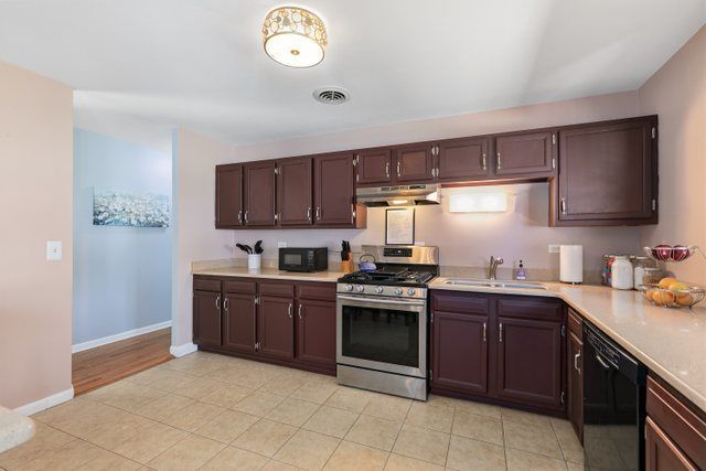 10228 W 151ST Street, Orland Park, IL 60462