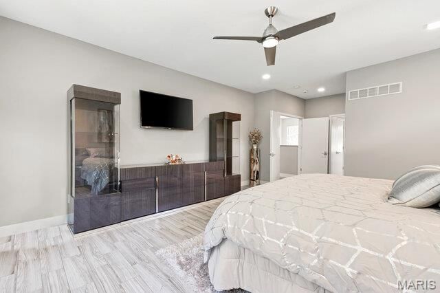 10147 Fieldcrest Lane, Ladue, MO 63124