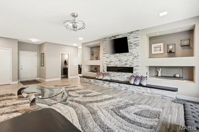 10147 Fieldcrest Lane, Ladue, MO 63124