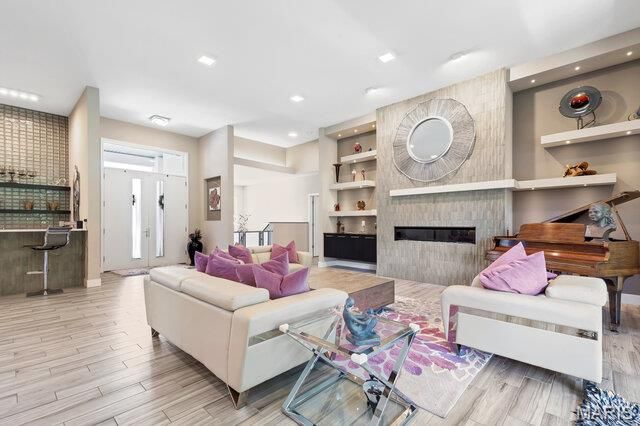 10147 Fieldcrest Lane, Ladue, MO 63124