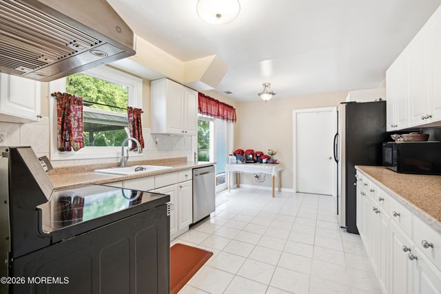 450 Iron Bridge Road, Freehold, NJ 07728