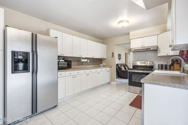 450 Iron Bridge Road, Freehold, NJ 07728