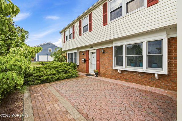 450 Iron Bridge Road, Freehold, NJ 07728
