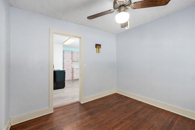 2119 West Farm Road 98, Springfield, MO 65803