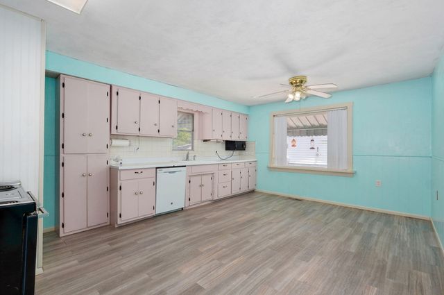 2119 West Farm Road 98, Springfield, MO 65803