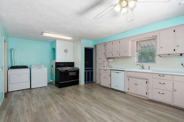 2119 West Farm Road 98, Springfield, MO 65803