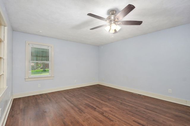2119 West Farm Road 98, Springfield, MO 65803