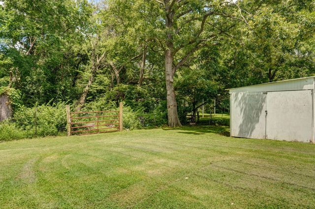 2119 West Farm Road 98, Springfield, MO 65803