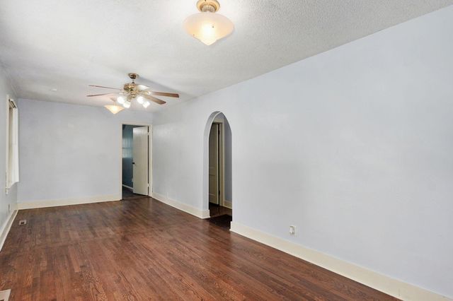 2119 West Farm Road 98, Springfield, MO 65803