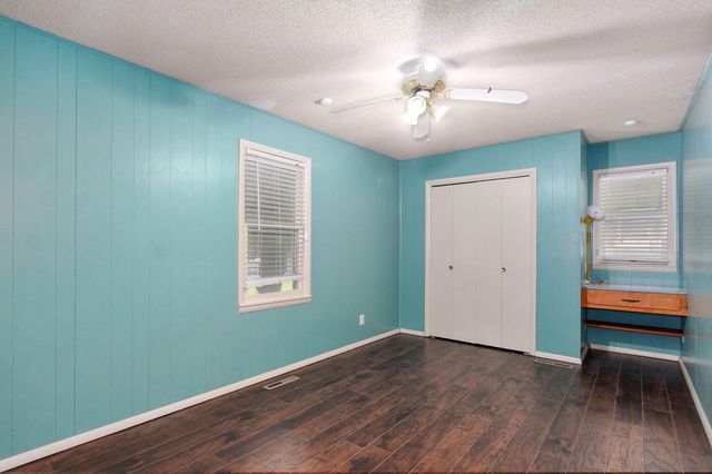 2119 West Farm Road 98, Springfield, MO 65803