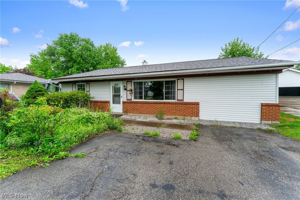 4445 Burkey Road, Austintown, OH 44515