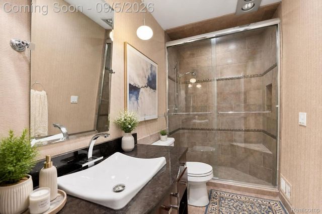 29690 Pine Ridge Circle, Farmington Hills, MI 48331