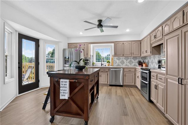 19207 NE 128th Street, Kearney, MO 64060