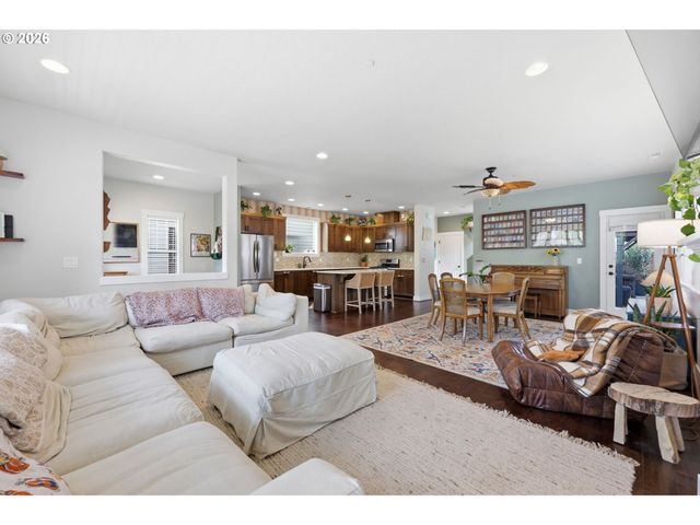 28784 Sw GENEVA Loop, Wilsonville, OR 97070