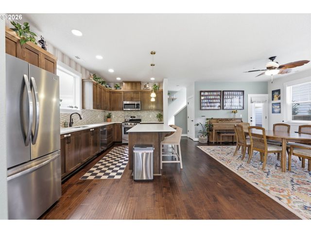 28784 Sw GENEVA Loop, Wilsonville, OR 97070