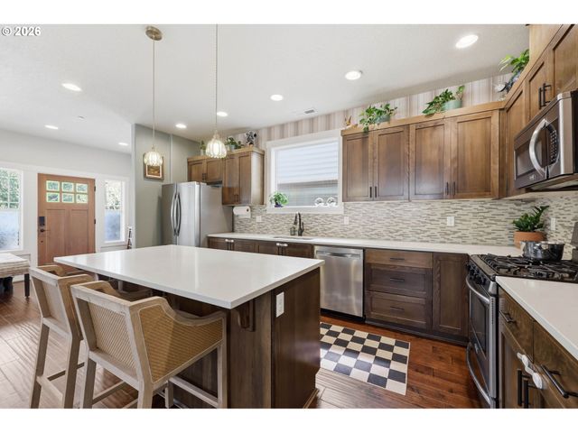28784 Sw GENEVA Loop, Wilsonville, OR 97070