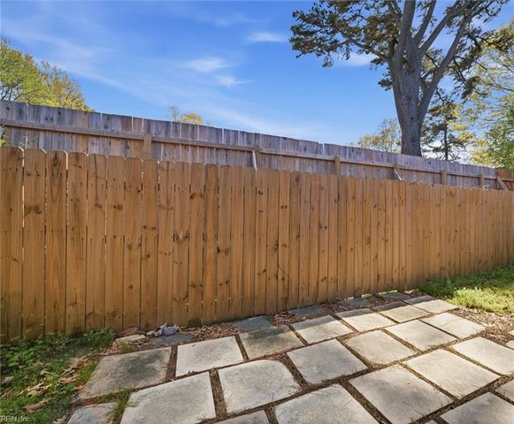 811 Spencer CT, Virginia Beach, VA 23451