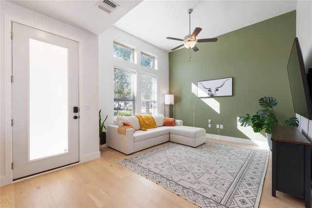 7817 Moody BND, Austin, TX 78744