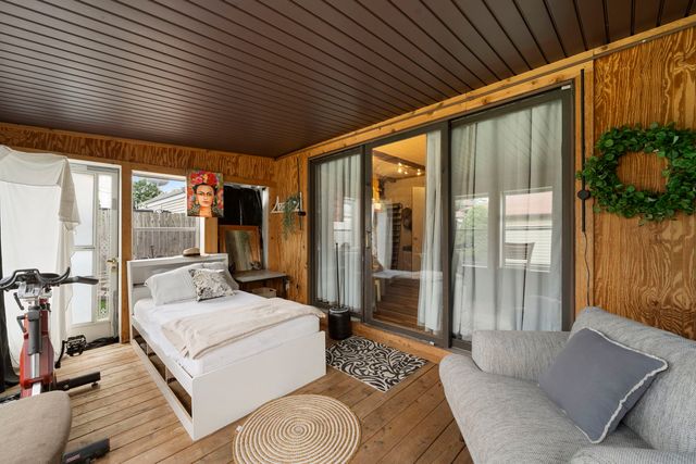 2449 Leyden Avenue, River Grove, IL 60171