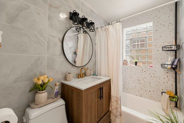 2449 Leyden Avenue, River Grove, IL 60171