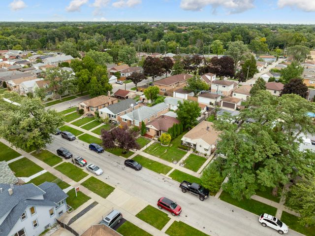 2449 Leyden Avenue, River Grove, IL 60171