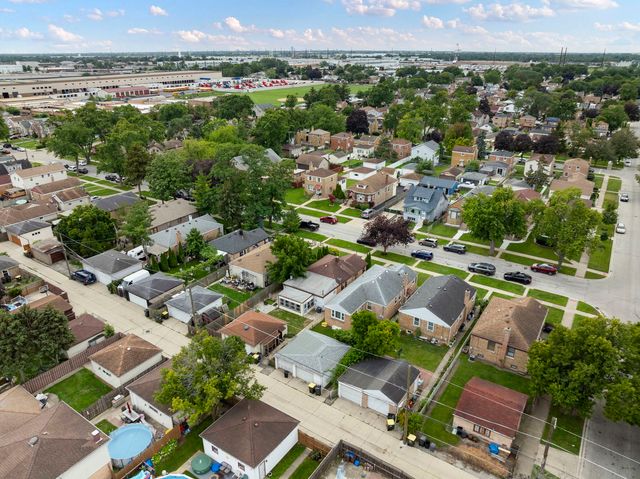 2449 Leyden Avenue, River Grove, IL 60171